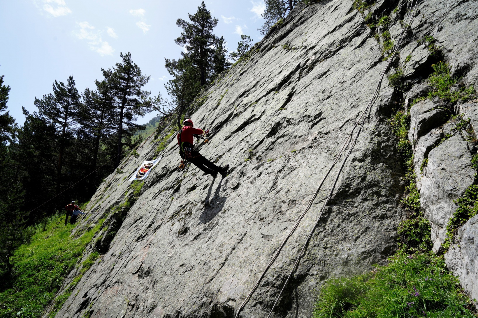 Altınpınar Limni Gölü'nde kamp kurup JAK ekiplerinden dağ tırmanışı eğitimi aldılar 4