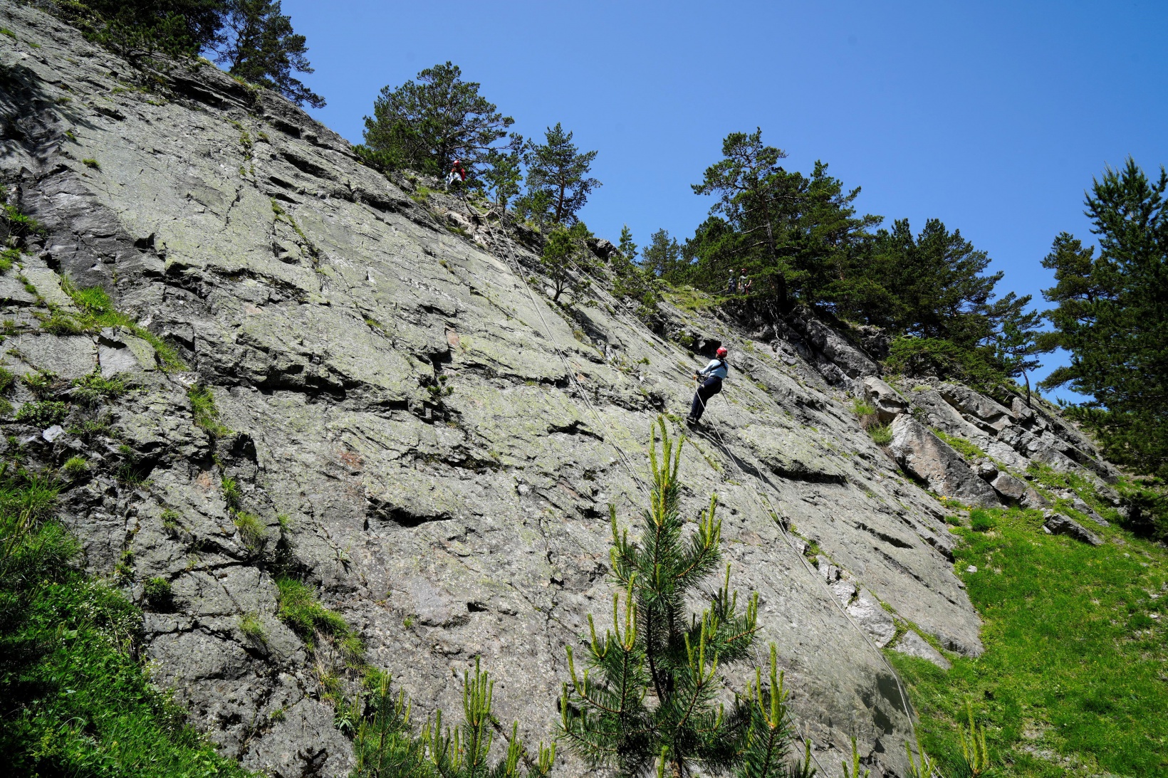 Altınpınar Limni Gölü'nde kamp kurup JAK ekiplerinden dağ tırmanışı eğitimi aldılar 6
