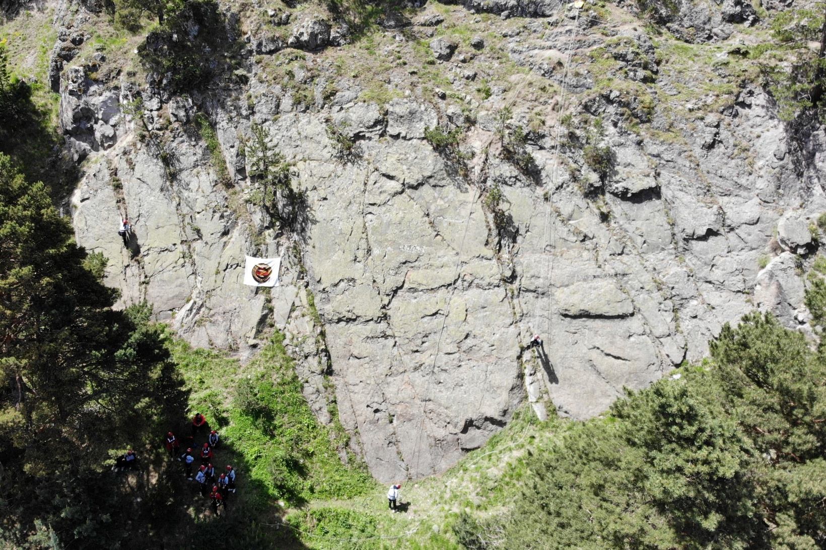 Altınpınar Limni Gölü'nde kamp kurup JAK ekiplerinden dağ tırmanışı eğitimi aldılar 1