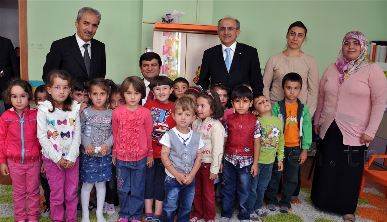 Okullar Miniklerle Açıldı 1