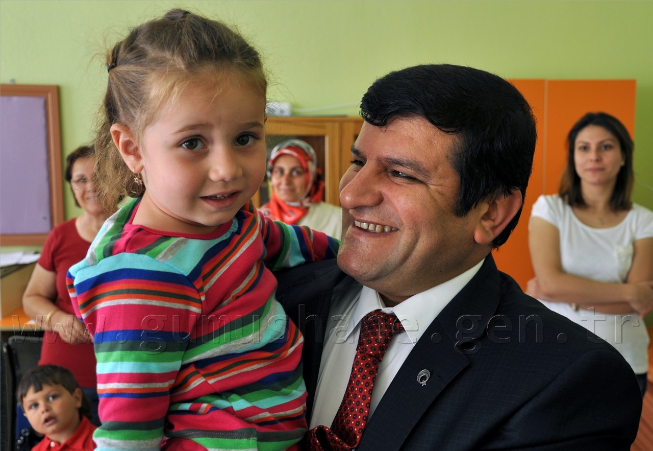 Okullar Miniklerle Açıldı 6