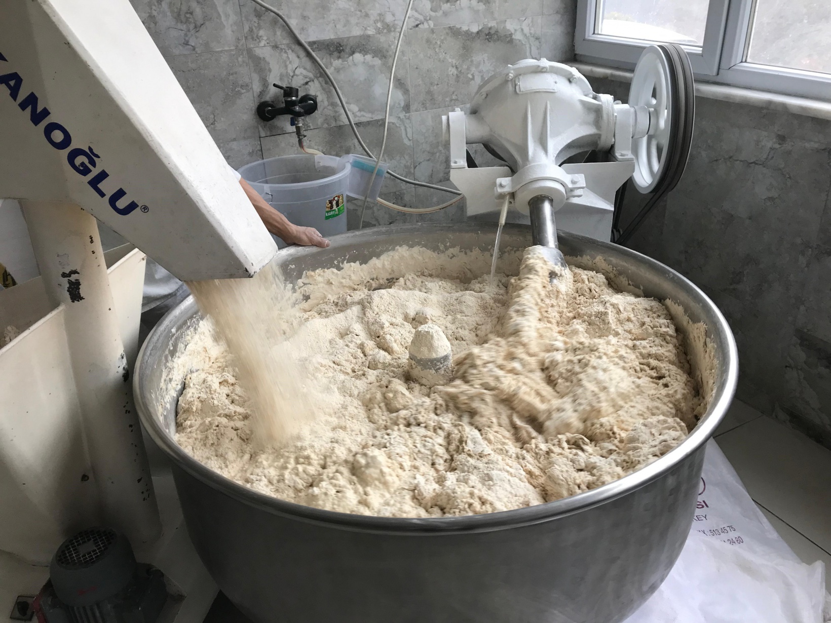 100 yıllık ekşi maya ile üretilen Araköy Ekmeği sofraları süslüyor 7