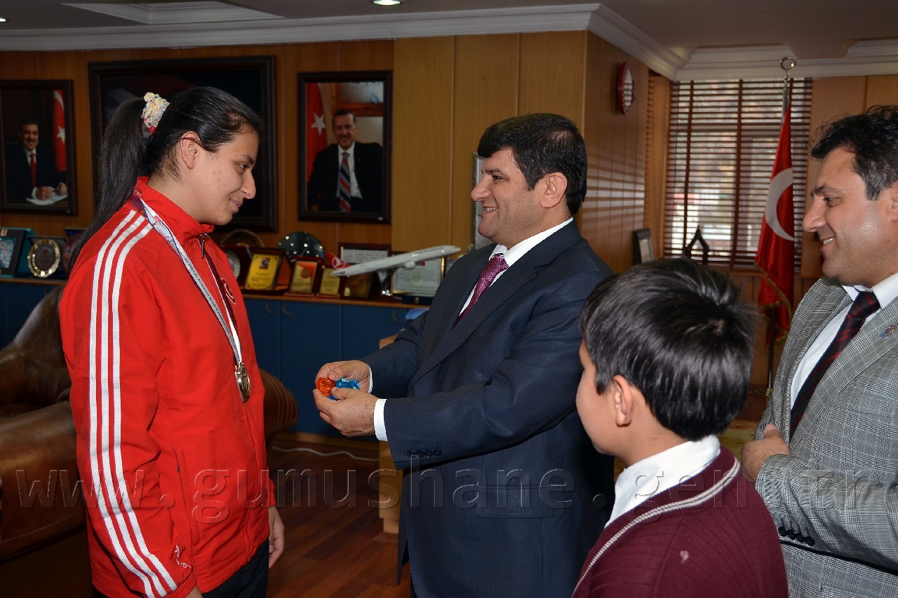 Avrupa İkincisi Sporcuya Vali Mayda'dan Altın 2