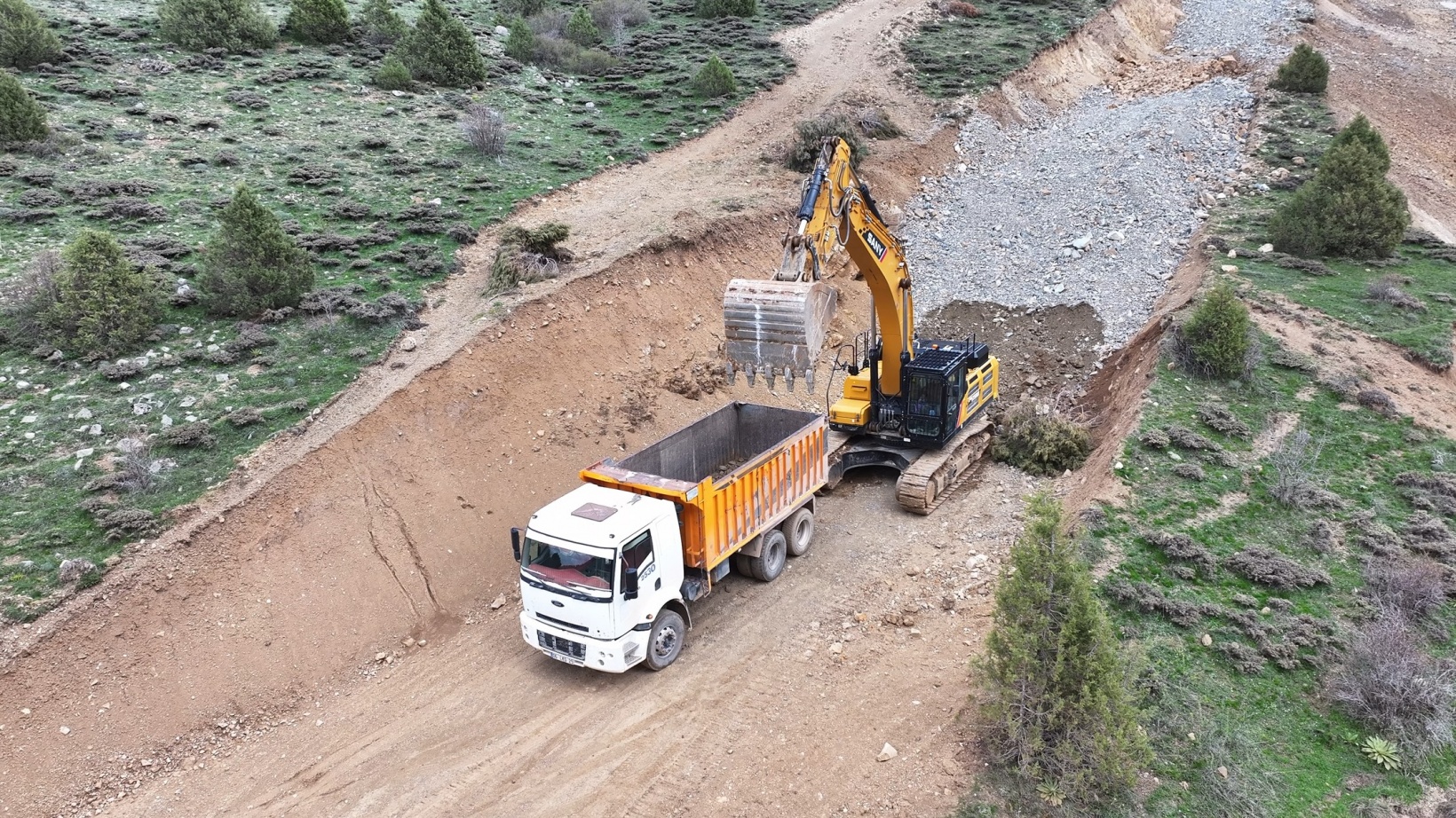 Aşut Göleti’nde çalışmalar devam ediyor 6