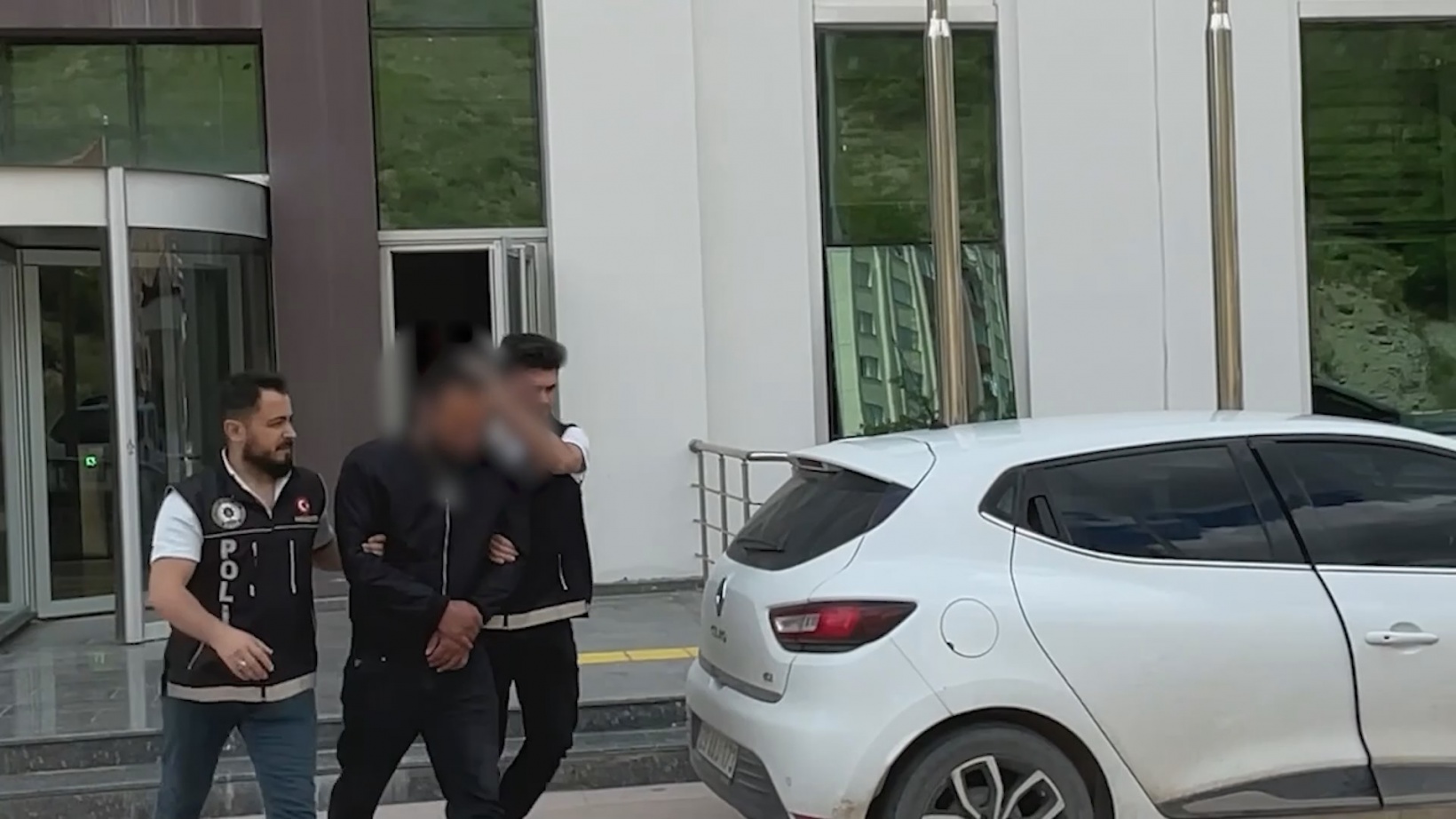 Gümüşhane’de uyuşturucu ticaretine darbe: 12 şüpheli yakalandı 4