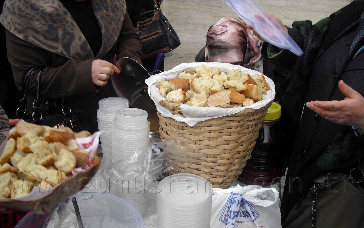 Aysın Rafet Ataç İlkokulundan Atalarına Vefa 6