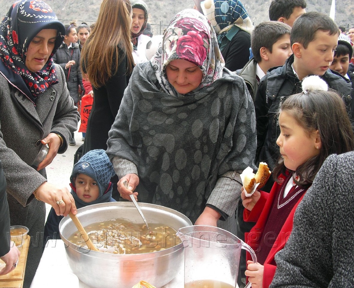 Aysın Rafet Ataç İlkokulundan Atalarına Vefa 7