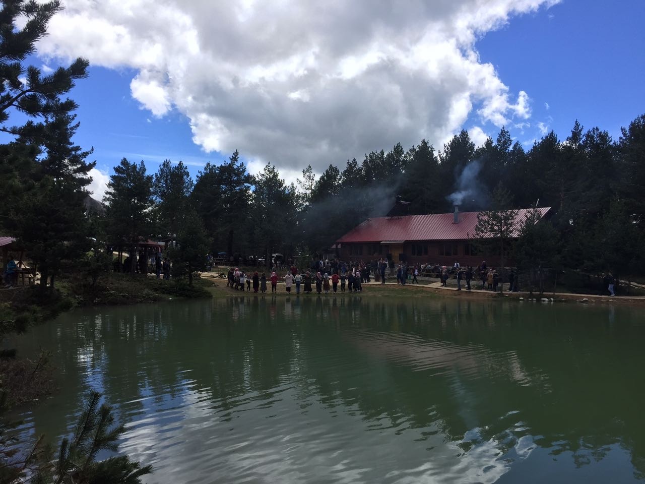 Üniversite öğrencileri önce Tomara sonra Limni Gölünde coştu 12