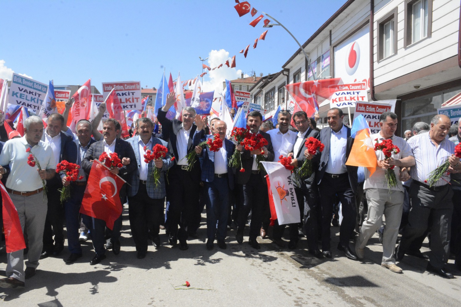 AK Parti’nin Kelkit’teki yürüyüşü dev mitinge dönüştü 3