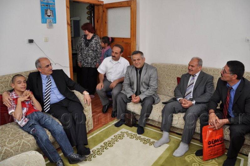 Engelli Öğrenciye Karnesi Evinde Verildi 1