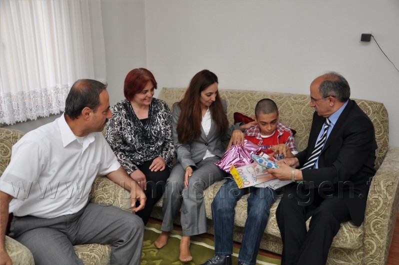 Engelli Öğrenciye Karnesi Evinde Verildi 3