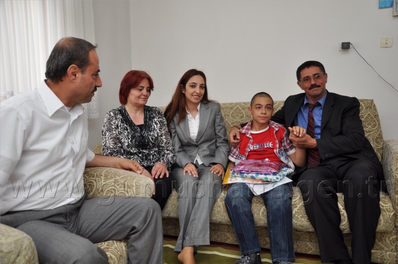 Engelli Öğrenciye Karnesi Evinde Verildi 4