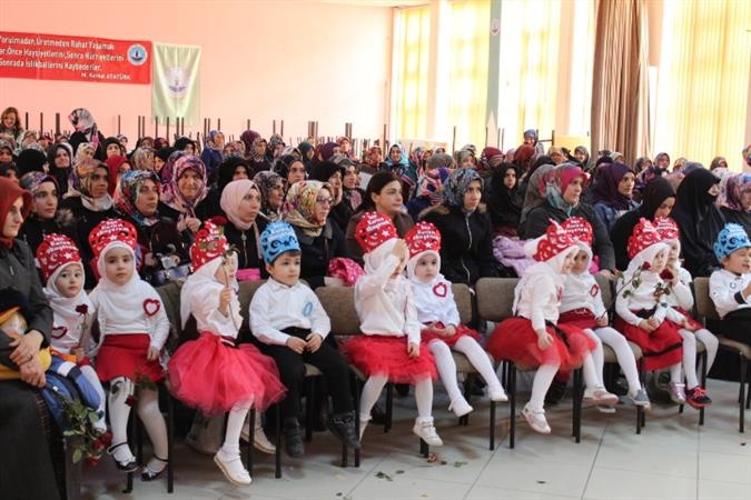 Müftülükten ‘Adalet ve Hakkaniyet Bağlamında Kadın’ programı 14