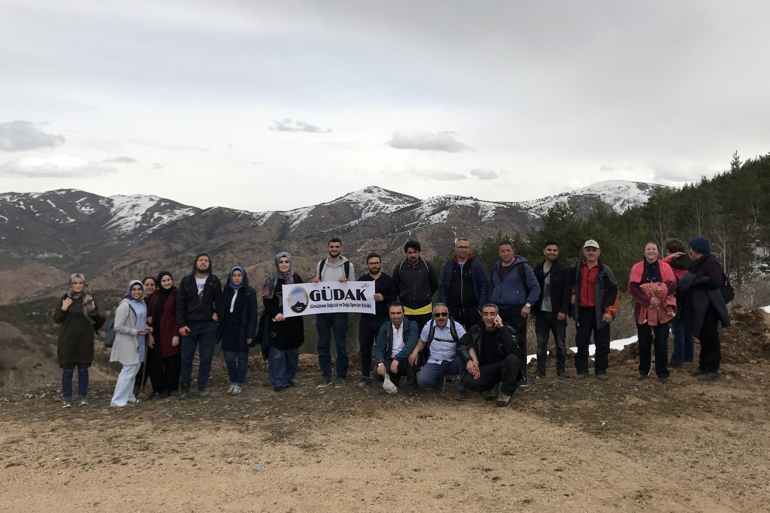 Gümüşhaneli dağcılardan Kelkit’te bahar yürüyüşü 18