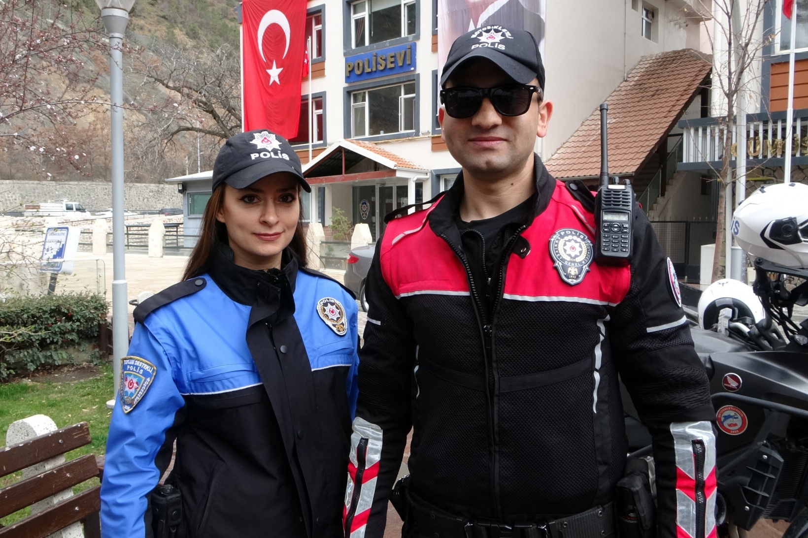 Çocuklar telsizden şeker istedi, polisler getirdi 4