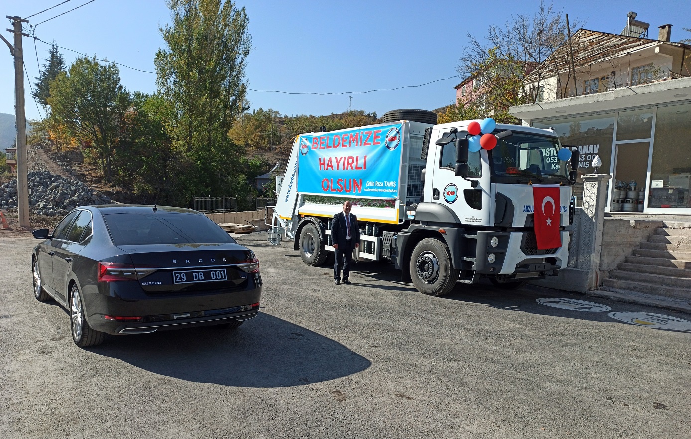 ArzularKabaköy beldesine yeni çöp aracı 4
