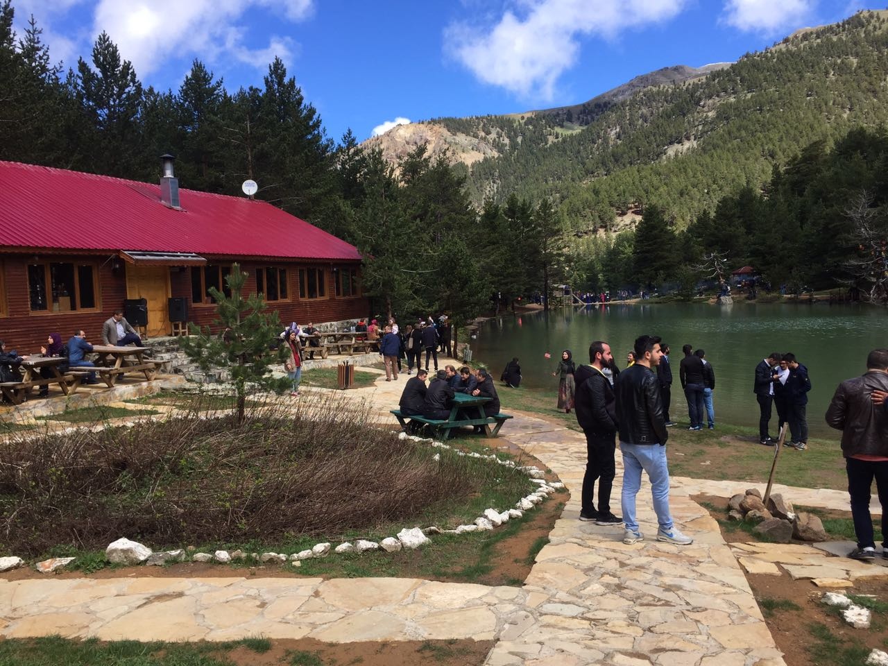 Üniversite öğrencileri önce Tomara sonra Limni Gölünde coştu 22