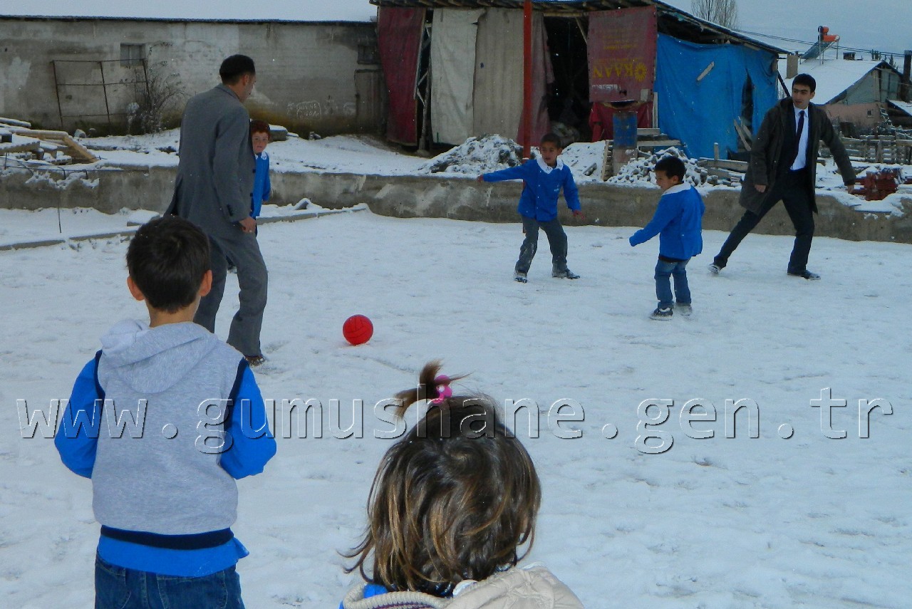 Şiran'da Öğrenciler Gangam Style İle Teneffüse Çıkıyor 2