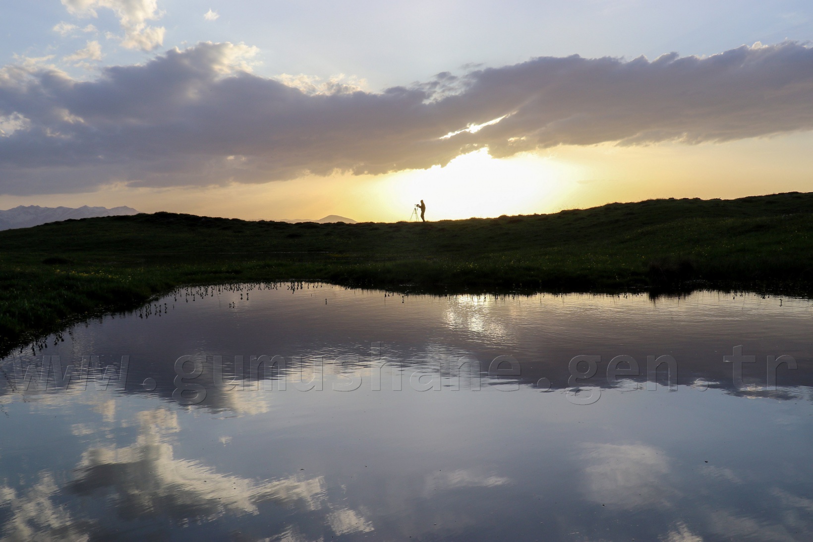 İmparatorlukların sessiz tanığı Dipsiz Gölde bahar güzelliği 3