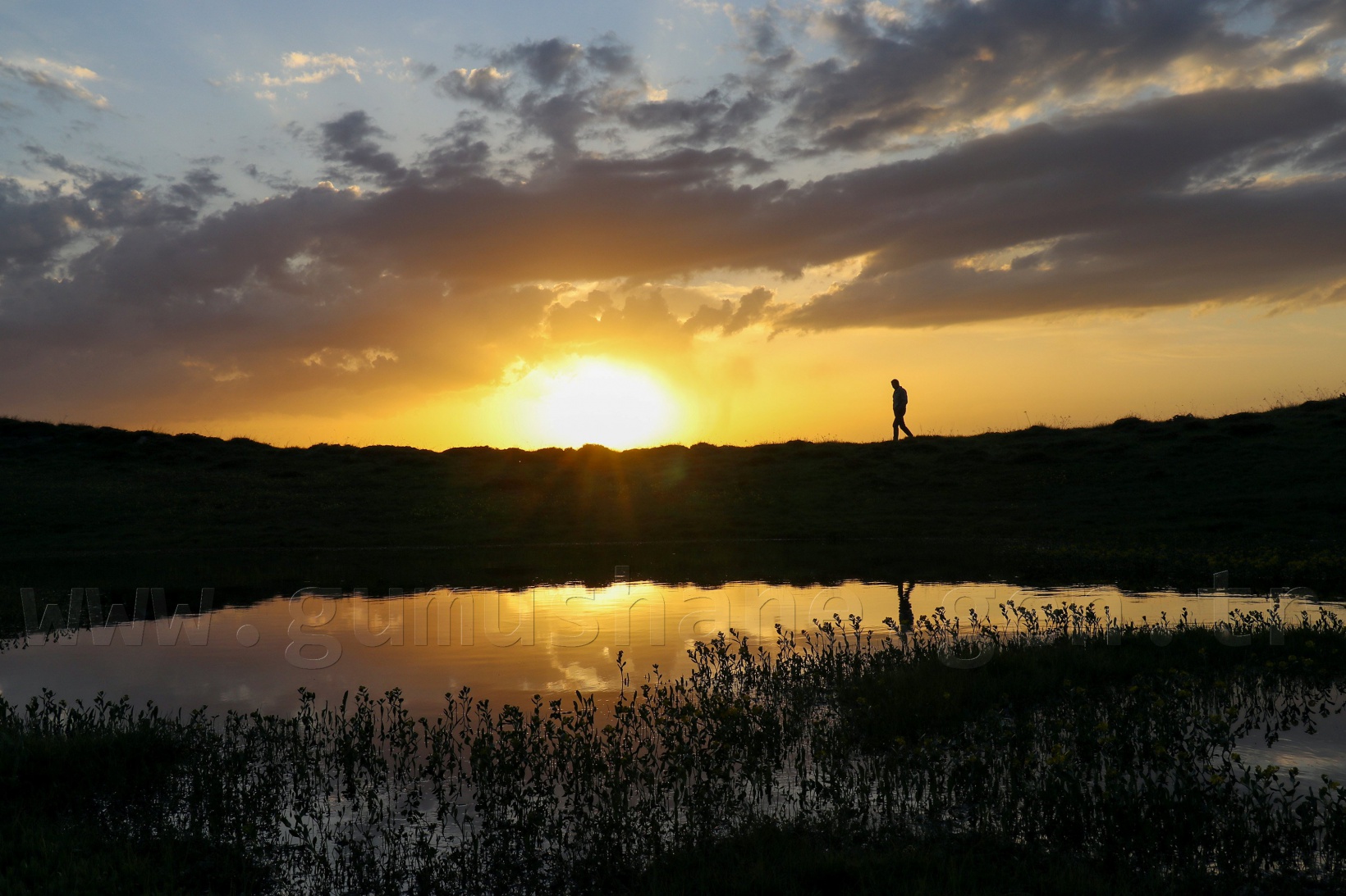 İmparatorlukların sessiz tanığı Dipsiz Gölde bahar güzelliği 9