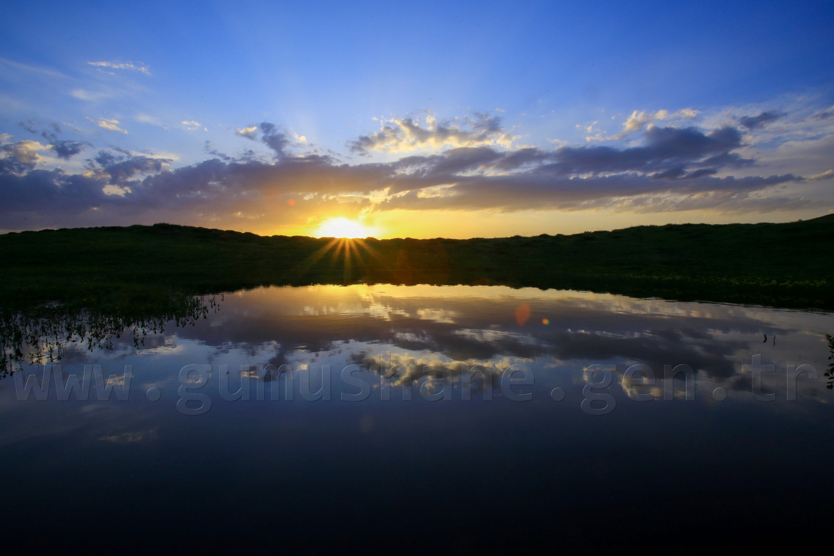 İmparatorlukların sessiz tanığı Dipsiz Gölde bahar güzelliği 10