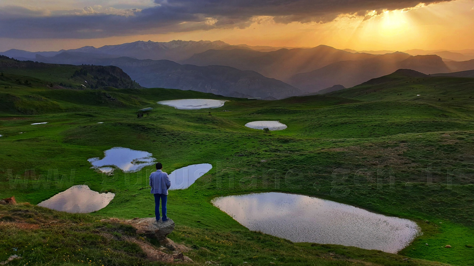 İmparatorlukların sessiz tanığı Dipsiz Gölde bahar güzelliği 20