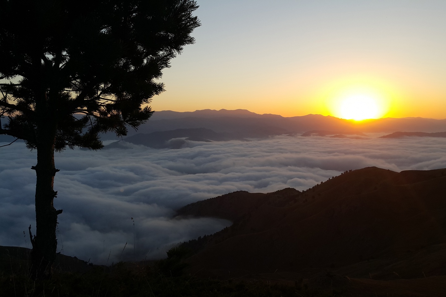 Gümüşhane'de gün doğumu böyle görüntülendi 1