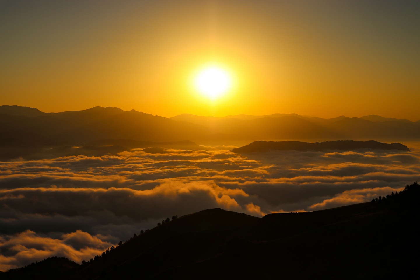 Gümüşhane'de gün doğumu böyle görüntülendi 13