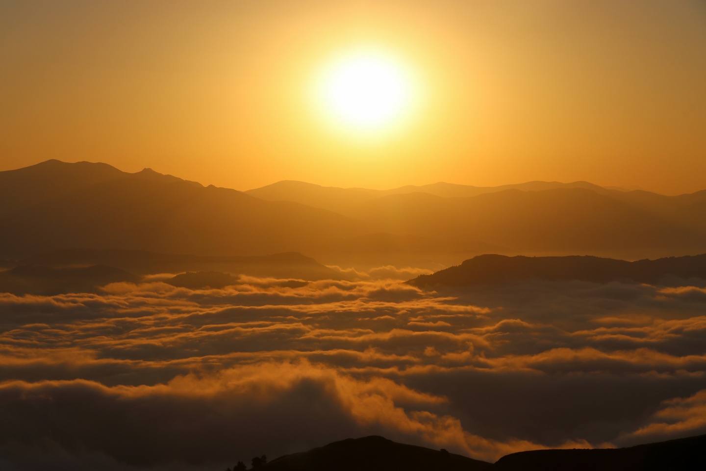 Gümüşhane'de gün doğumu böyle görüntülendi 12