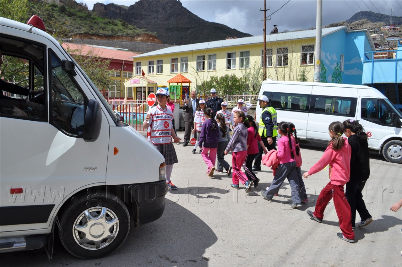 Gümüşhane Emniyeti Öğrencileri Bilgilendirdi 3