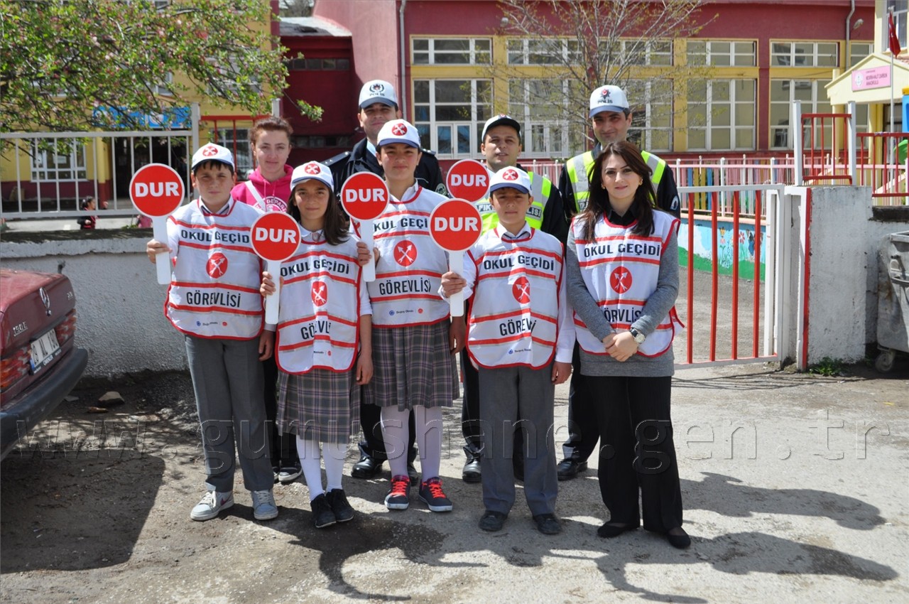 Gümüşhane Emniyeti Öğrencileri Bilgilendirdi 5