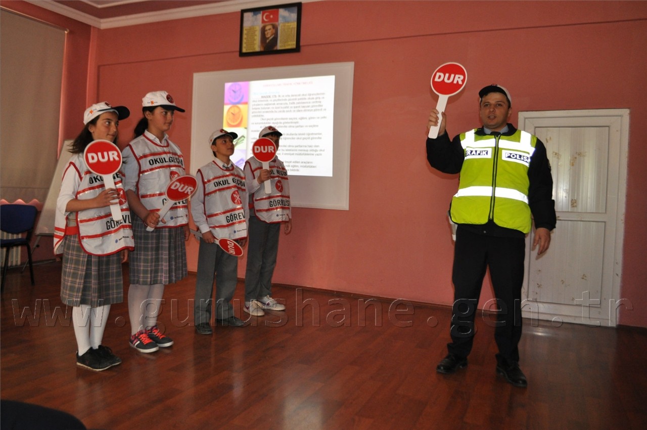 Gümüşhane Emniyeti Öğrencileri Bilgilendirdi 8
