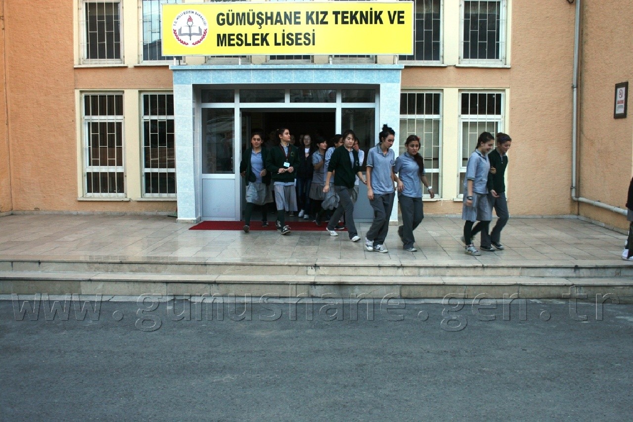 İtfaiye Ekiplerinden Yangın Ve Kurtarma Tatbikatı 1