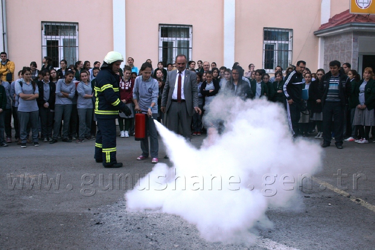 İtfaiye Ekiplerinden Yangın Ve Kurtarma Tatbikatı 6