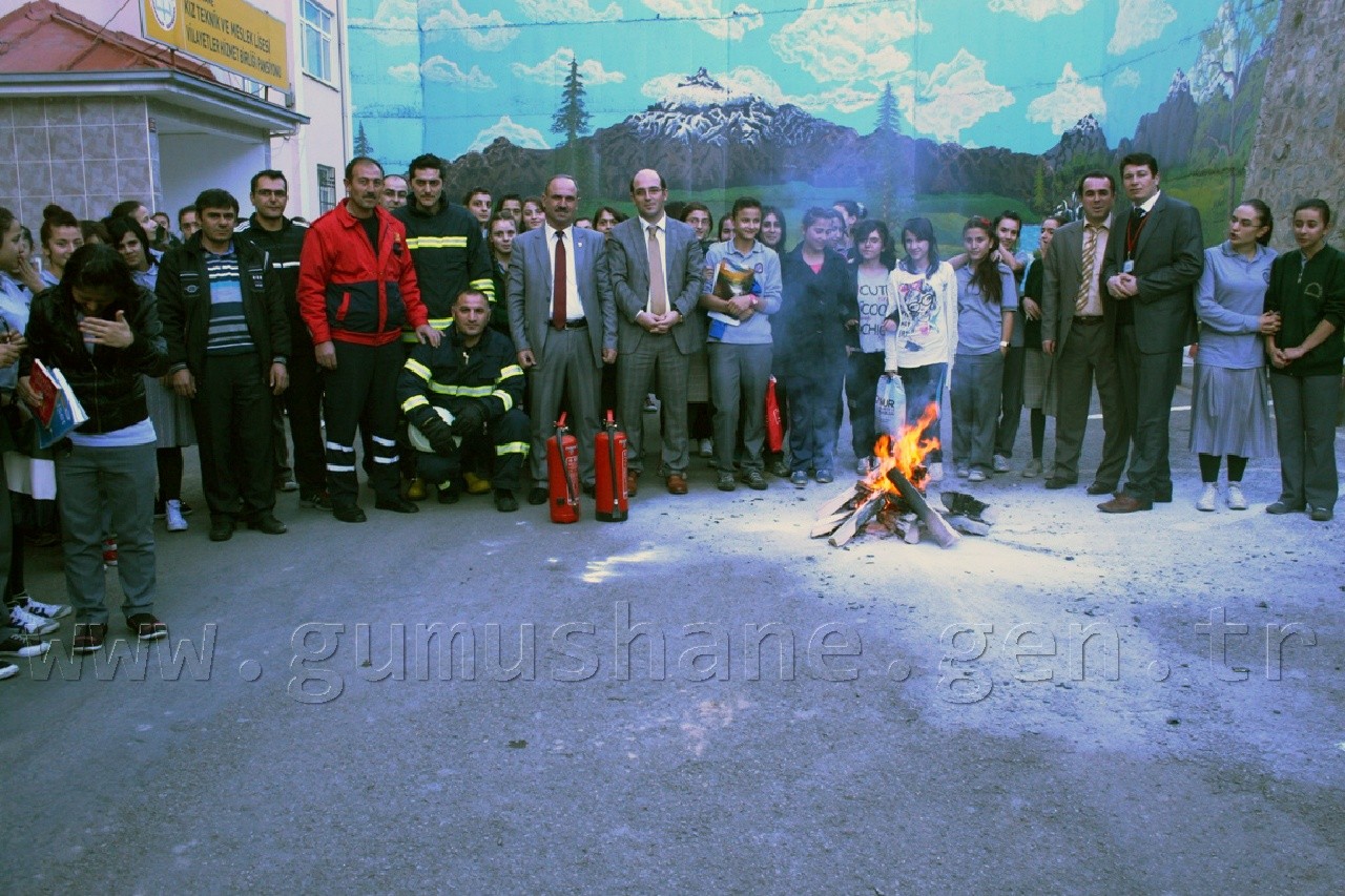 İtfaiye Ekiplerinden Yangın Ve Kurtarma Tatbikatı 7