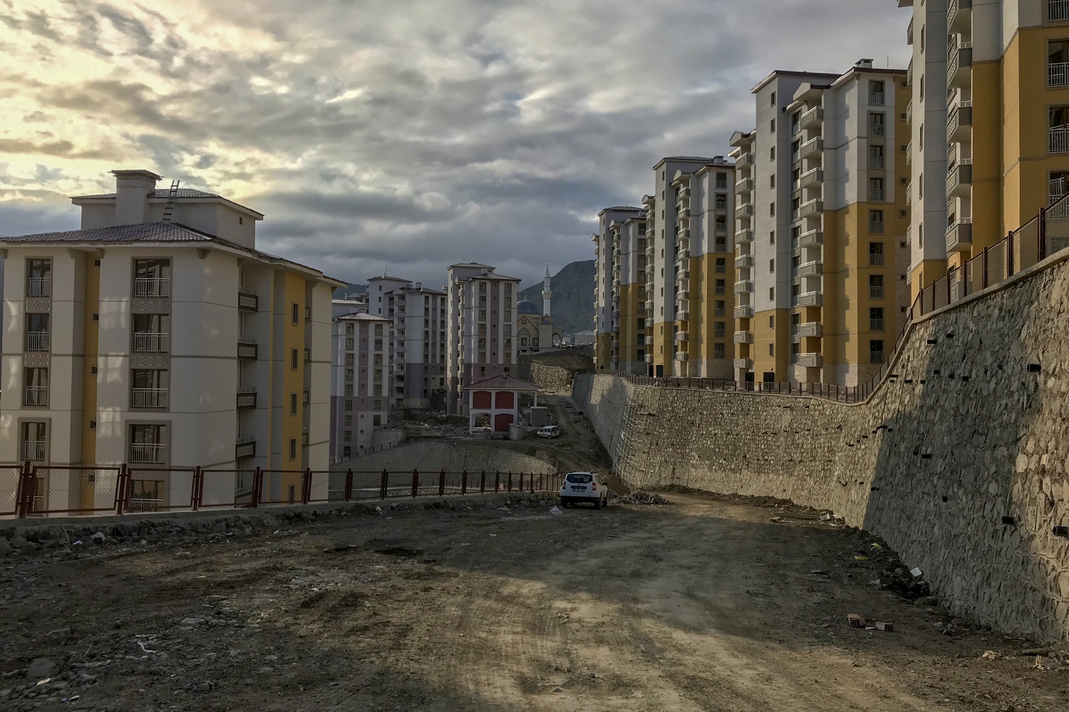 TOKİ’nin 530 konut projesinde çalışmalar son virajda 36