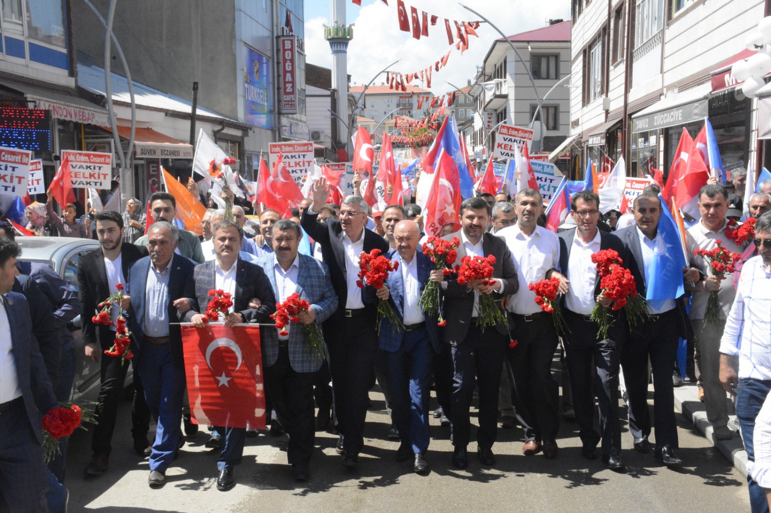AK Parti’nin Kelkit’teki yürüyüşü dev mitinge dönüştü 4