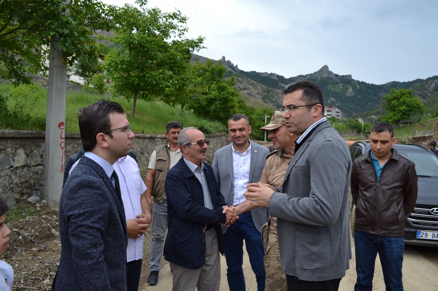 Vali Memiş, selin vurduğu Altınpınar’da 5