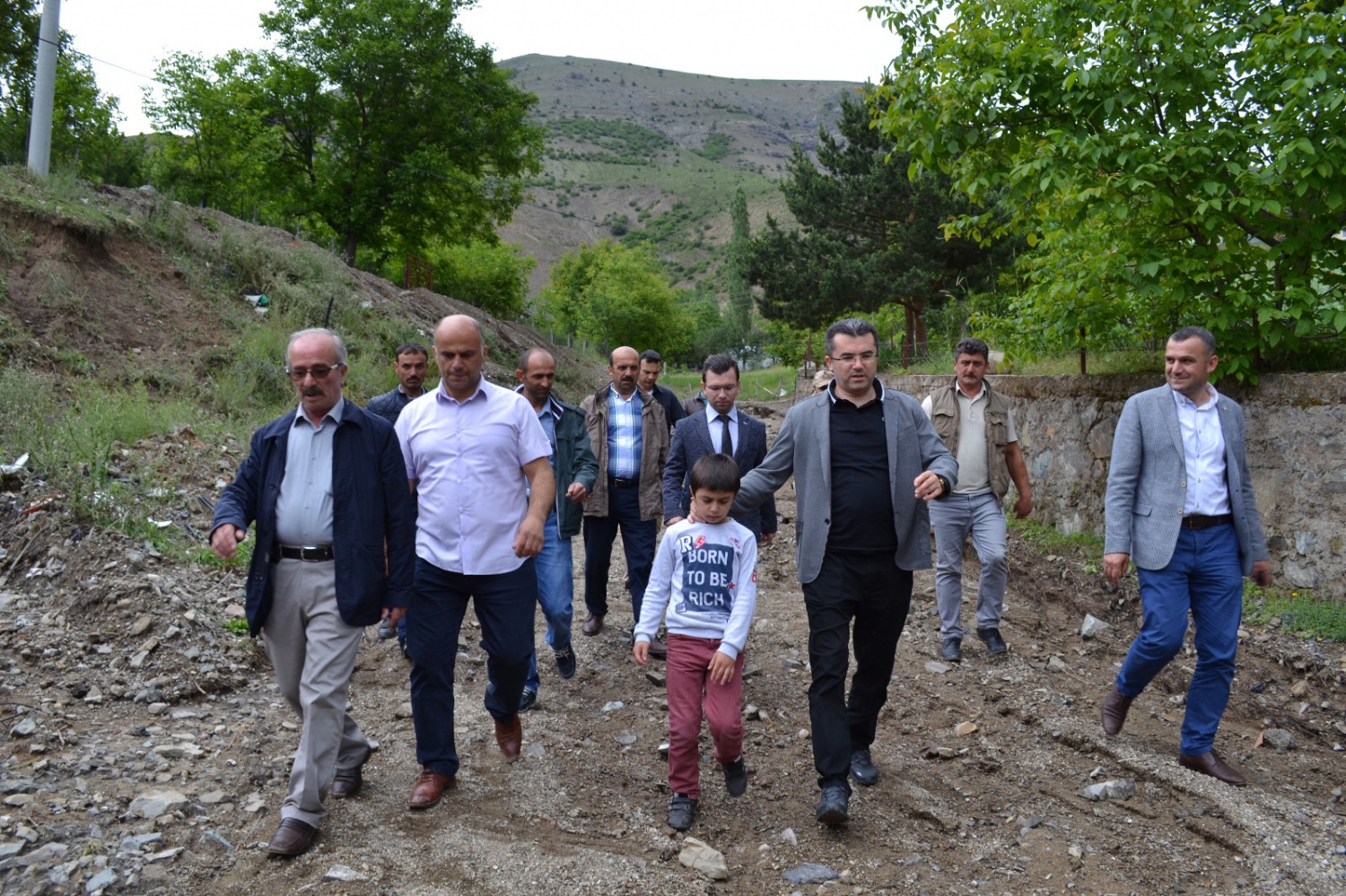 Vali Memiş, selin vurduğu Altınpınar’da 4