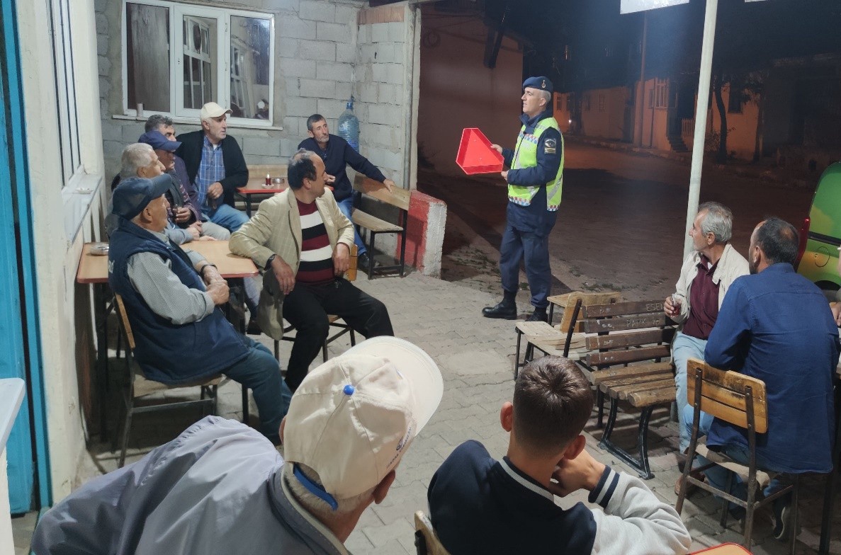 Jandarma’dan trafik güvenliği eğitimi 5