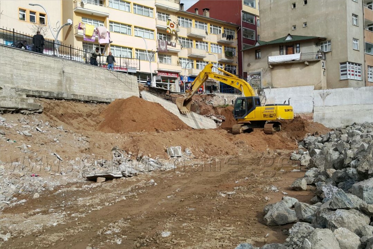 Başkan Çimen, Gençlik Merkezi inşaatını inceledi 2