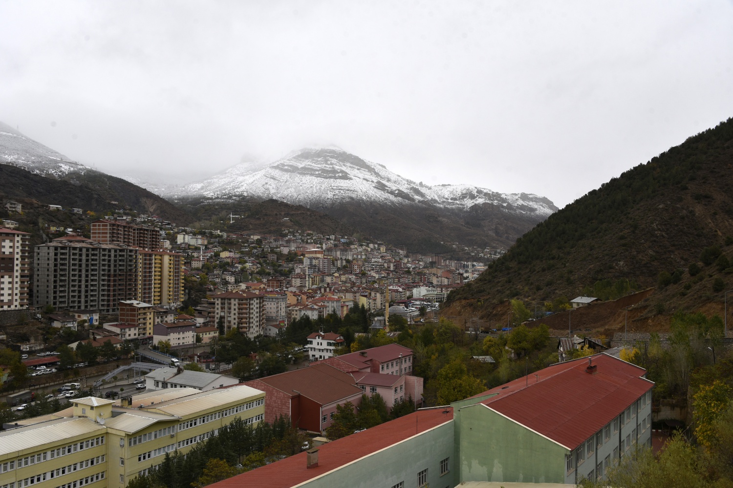 Gümüşhane’nin yüksekleri beyaza büründü 1