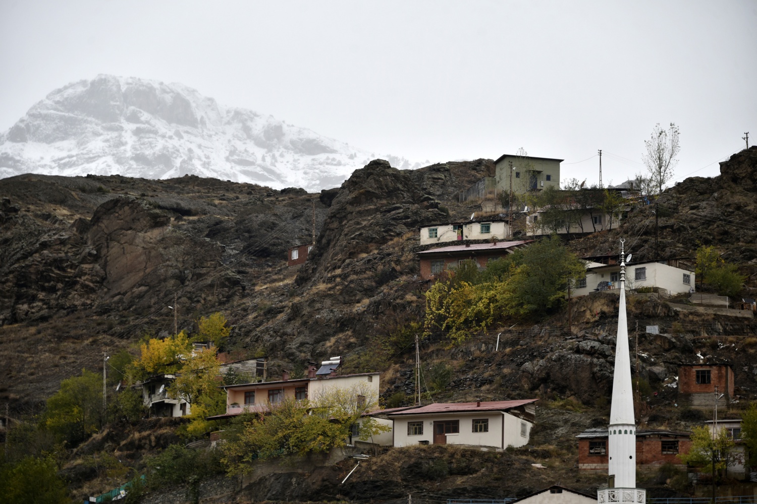 Gümüşhane’nin yüksekleri beyaza büründü 10