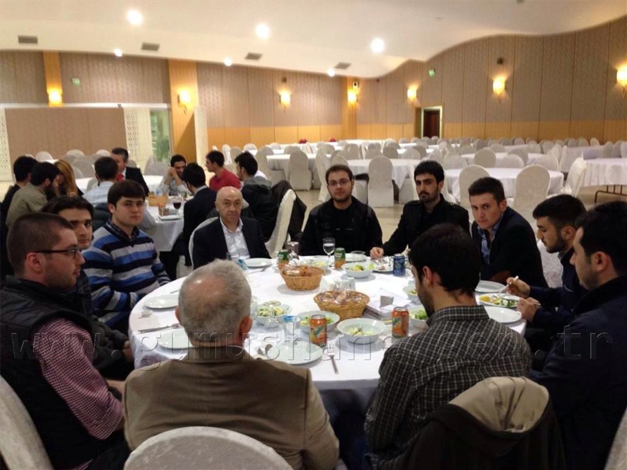 GÜSEV Burs Verdiği Öğrencileri Ağırladı 1