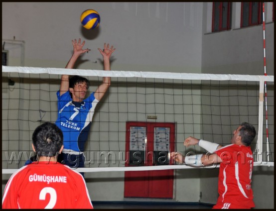 Voleybol'da son gülen Türk Telekom oldu 5
