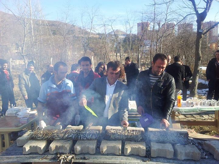 Çimen'den Öğrencilere Hamsi Dopingi 2