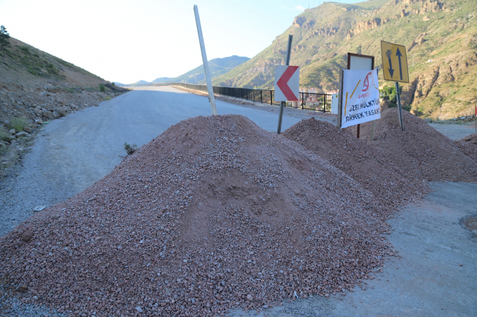 Hastane yolu 27 gün sonra yine kapandı 9