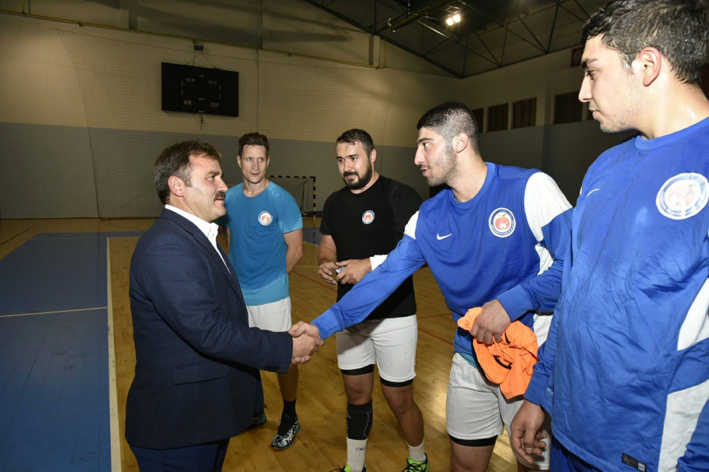 Başkan Çimen'den hentbol takımına ziyaret 4