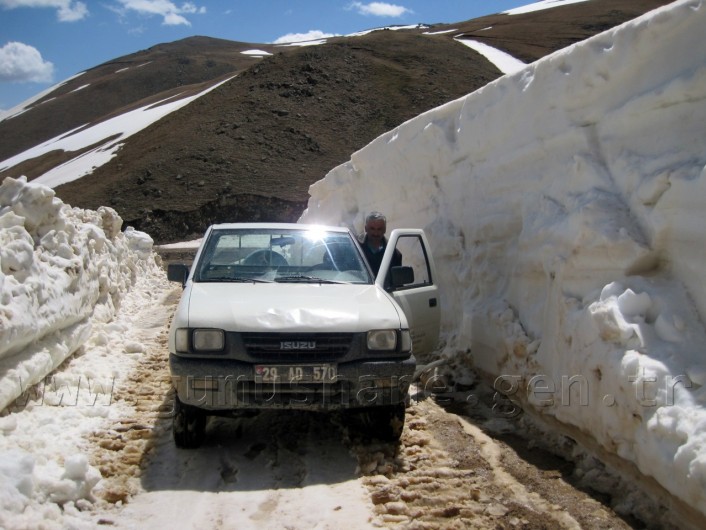 Kazıkbeli Yaylasının Yolu Açıldı  6