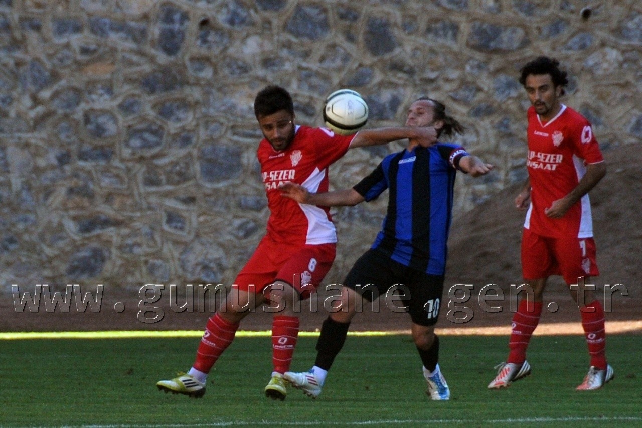 Seri Tatsız Bitti: 1-1 12